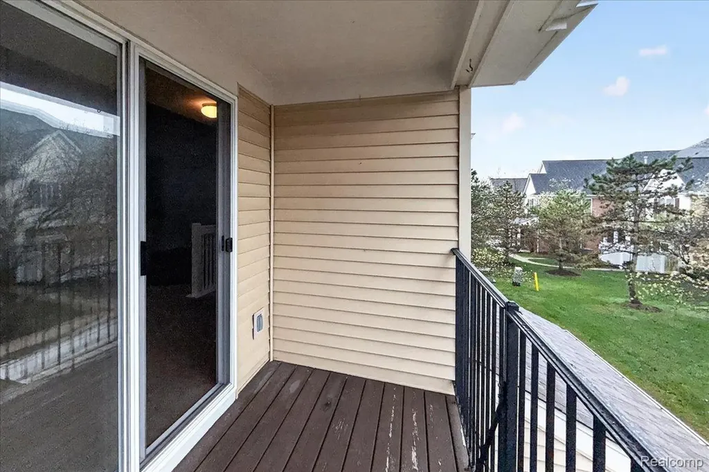 731 Amberly Drive Waterford Charter Township MI 48328