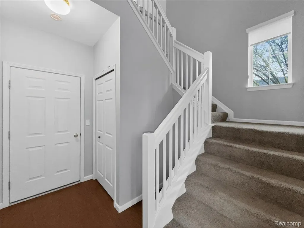 731 Amberly Drive Waterford Charter Township MI 48328