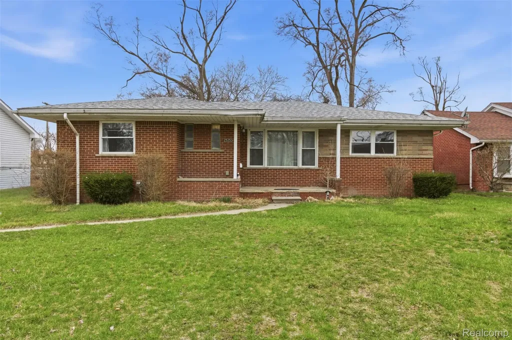 25253 Eureka Drive Warren City MI 48091