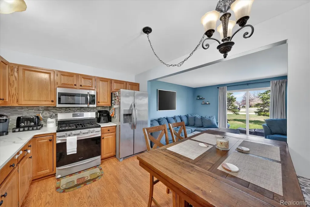 31924 Joseph Anthony Court Warren City MI 48093