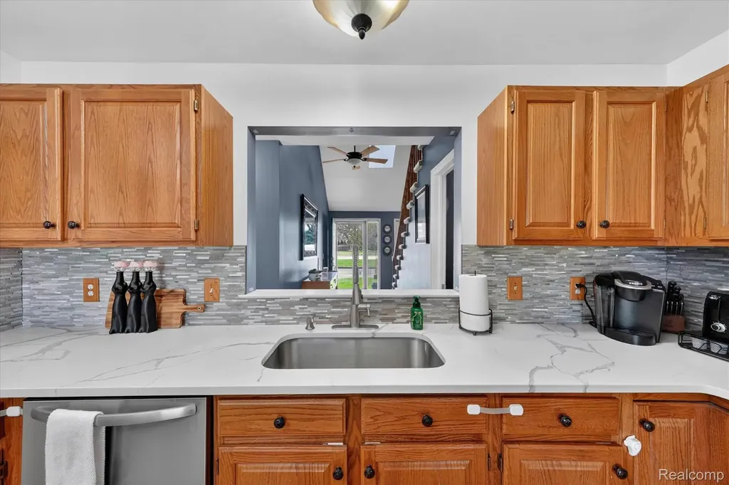31924 Joseph Anthony Court Warren City MI 48093