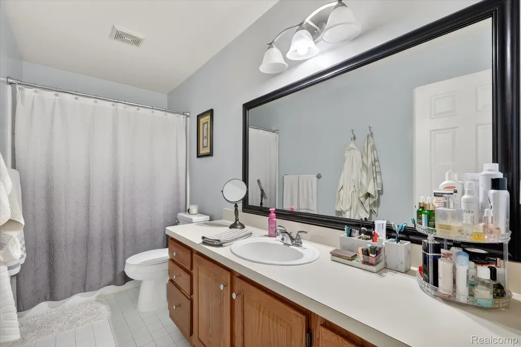 31924 Joseph Anthony Court Warren City MI 48093