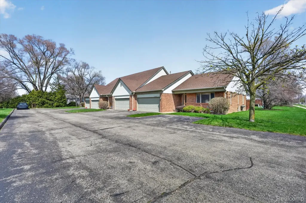 31924 Joseph Anthony Court Warren City MI 48093