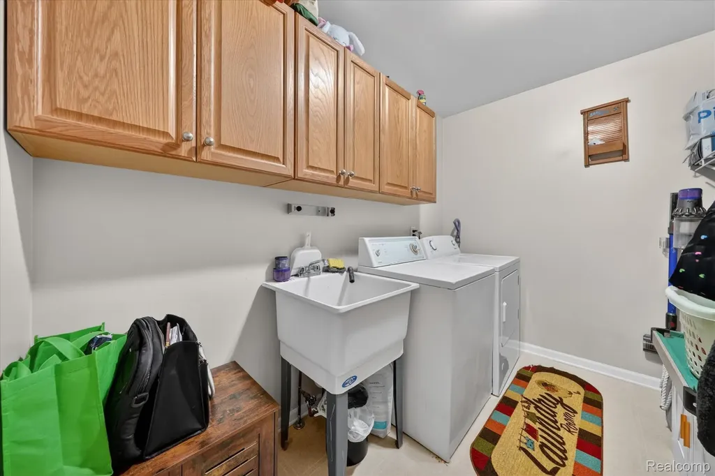 31924 Joseph Anthony Court Warren City MI 48093