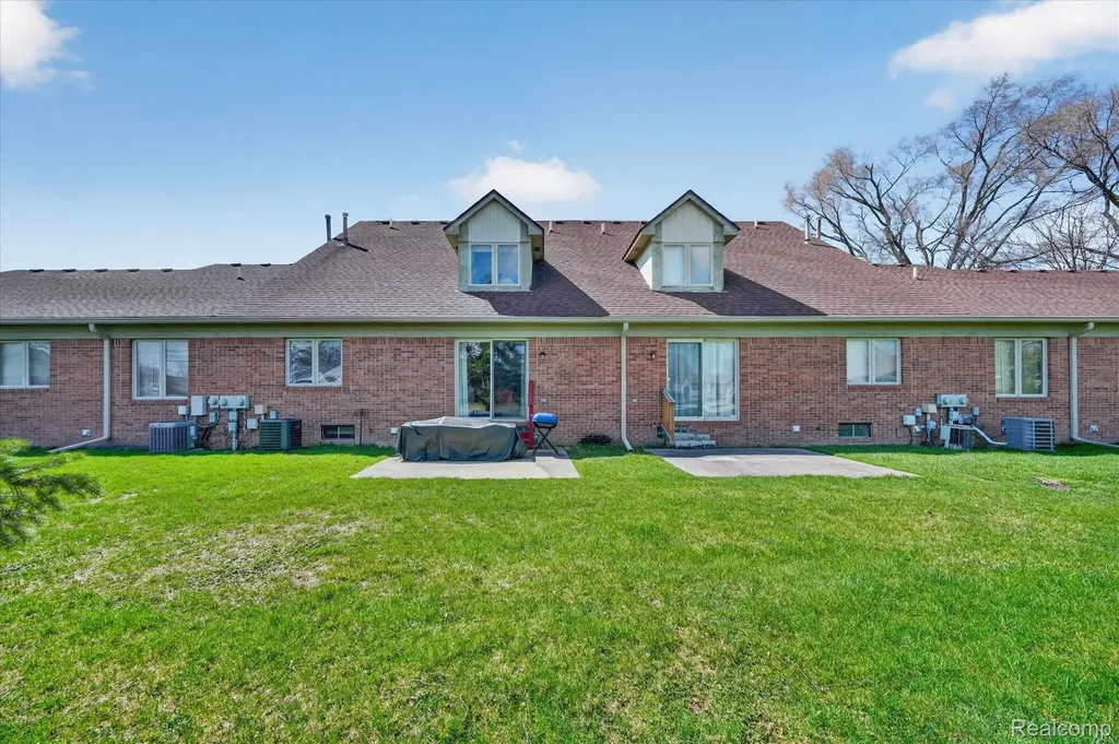31924 Joseph Anthony Court Warren City MI 48093