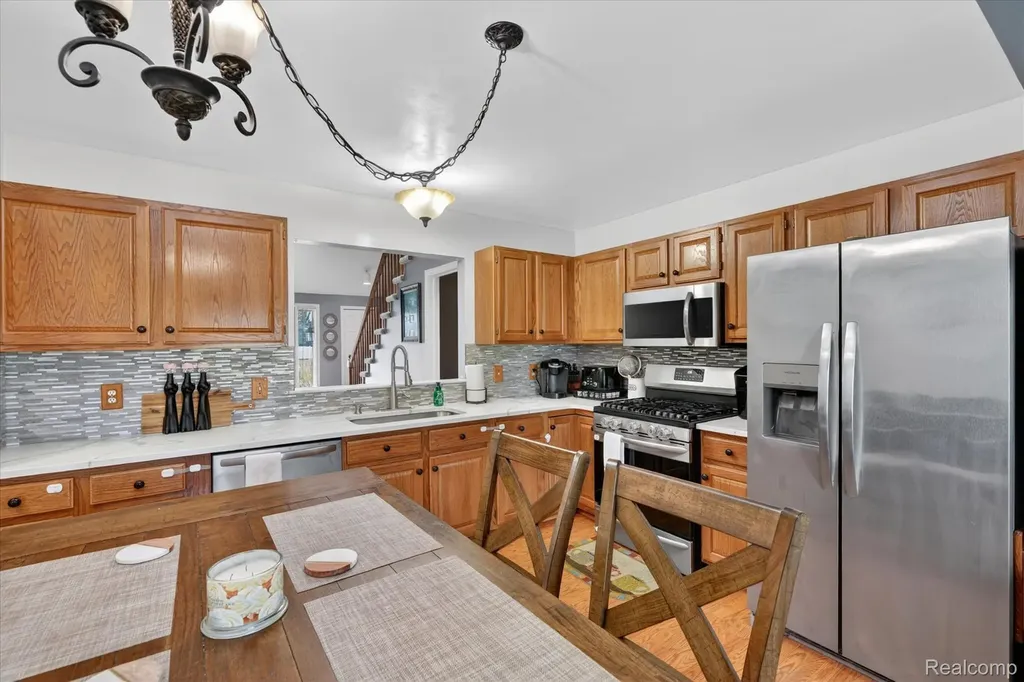 31924 Joseph Anthony Court Warren City MI 48093