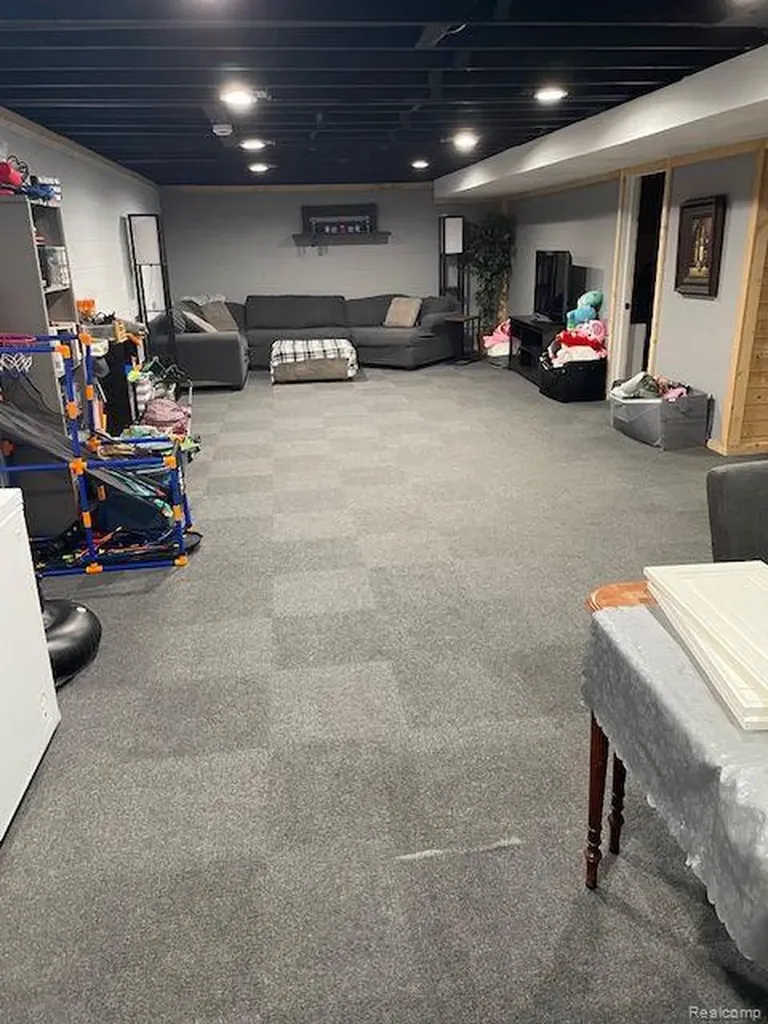 51241 Kingwood Drive Shelby Charter Township MI 48316