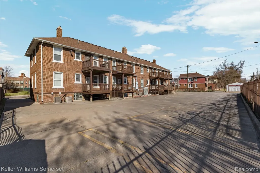 13660 Ohio Street Detroit City MI 48238