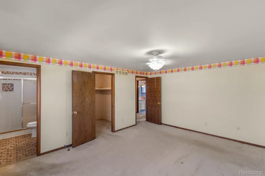 1613 Caliper Drive Troy City MI 48084