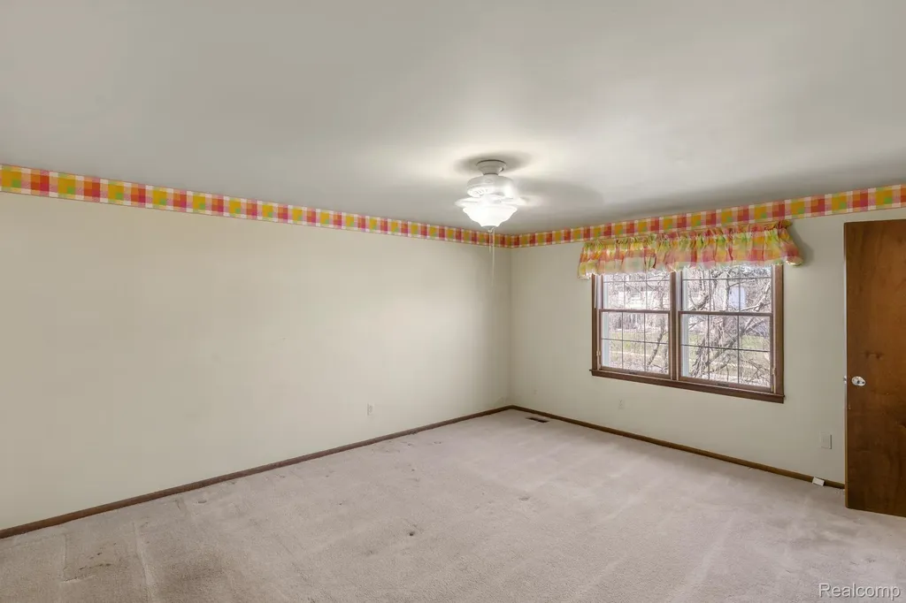 1613 Caliper Drive Troy City MI 48084