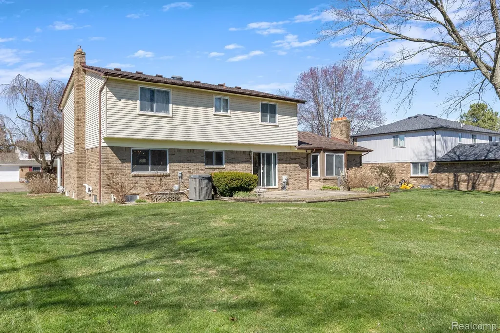 1613 Caliper Drive Troy City MI 48084