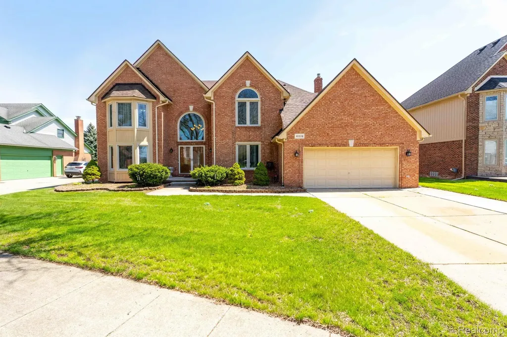 41116 Ginger Court Sterling Heights City MI 48314