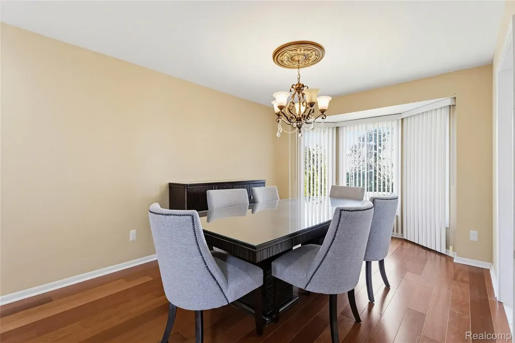 41116 Ginger Court Sterling Heights City MI 48314