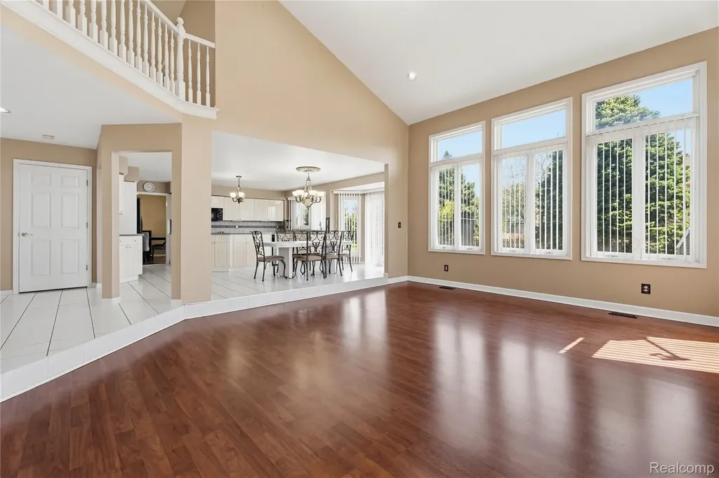 41116 Ginger Court Sterling Heights City MI 48314