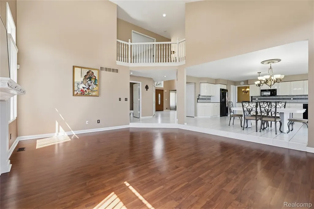 41116 Ginger Court Sterling Heights City MI 48314