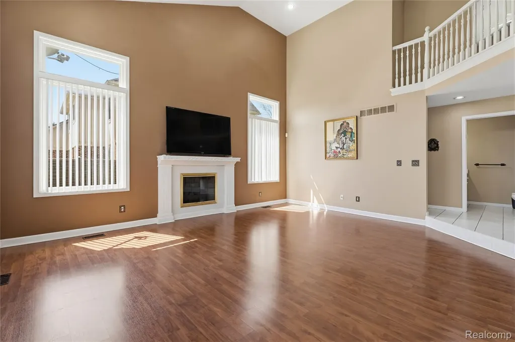 41116 Ginger Court Sterling Heights City MI 48314