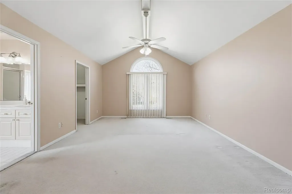 41116 Ginger Court Sterling Heights City MI 48314