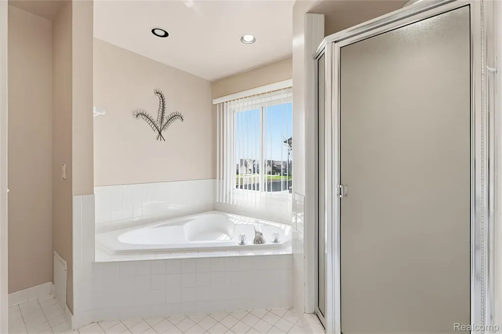 41116 Ginger Court Sterling Heights City MI 48314