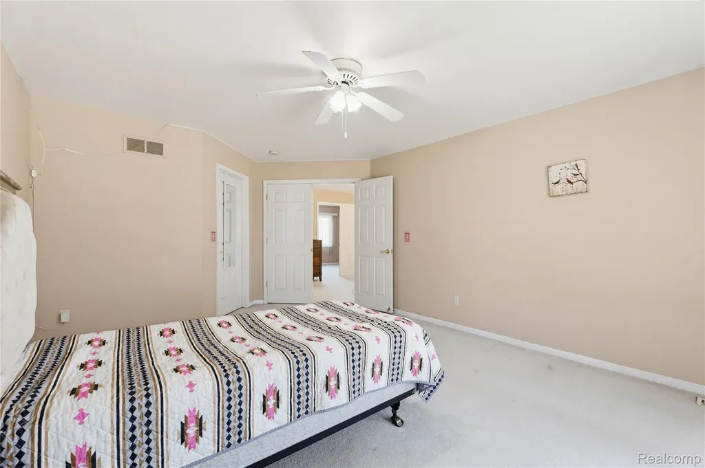 41116 Ginger Court Sterling Heights City MI 48314
