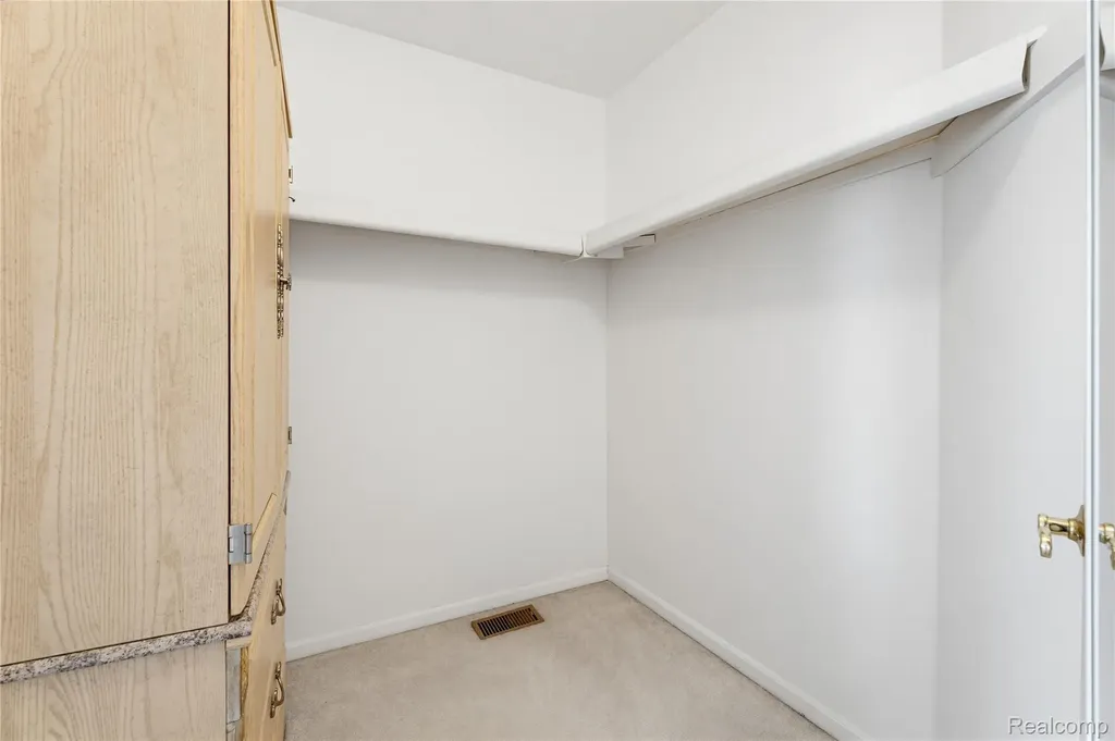 41116 Ginger Court Sterling Heights City MI 48314