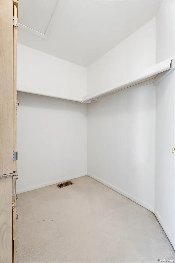 41116 Ginger Court Sterling Heights City MI 48314