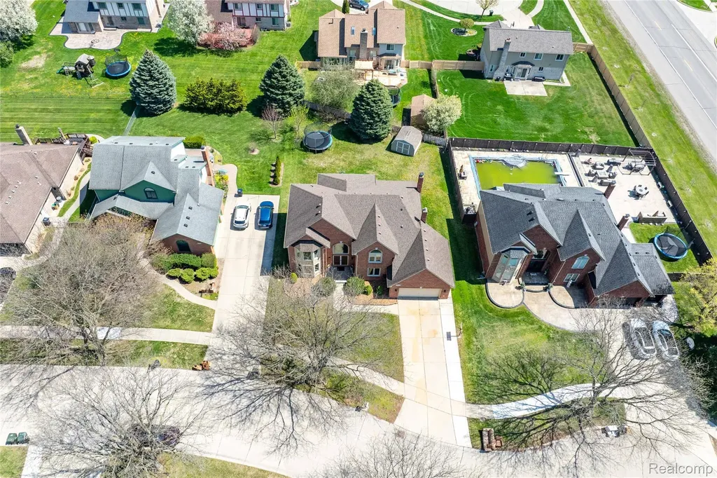 41116 Ginger Court Sterling Heights City MI 48314