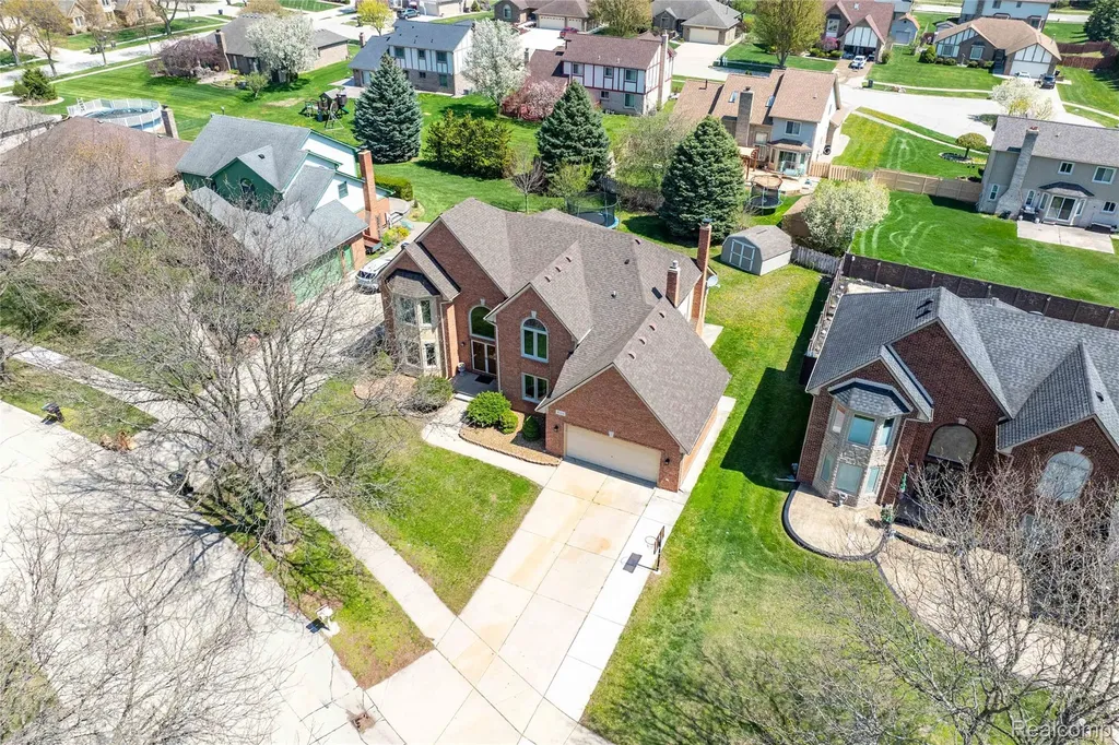 41116 Ginger Court Sterling Heights City MI 48314
