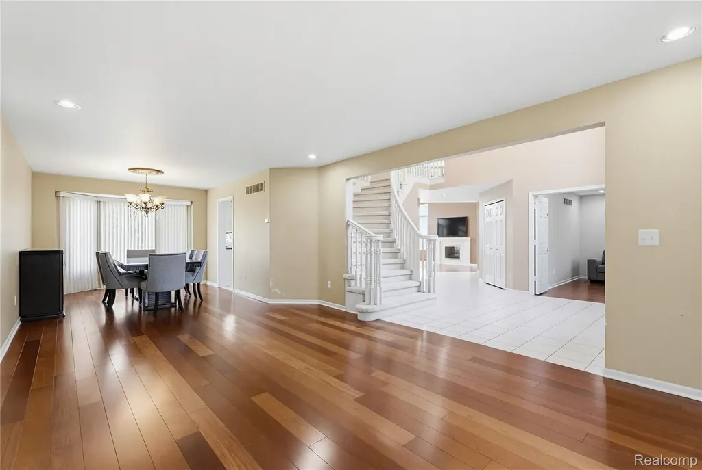 41116 Ginger Court Sterling Heights City MI 48314