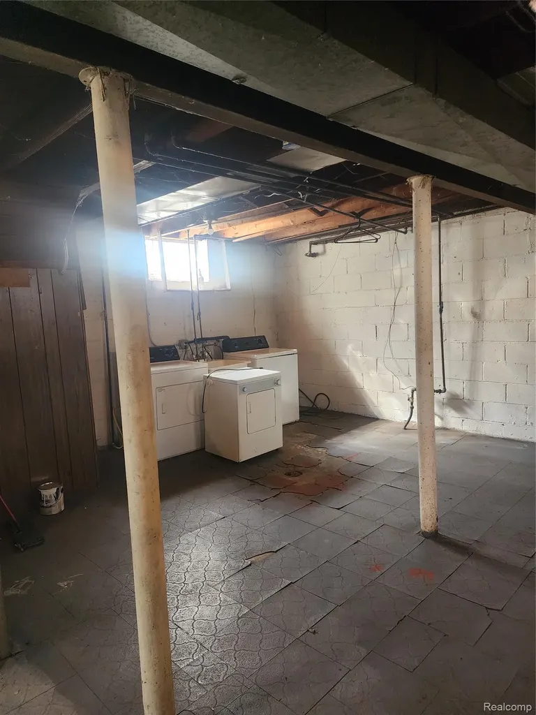 20022 Greenlawn Street Detroit City MI 48221