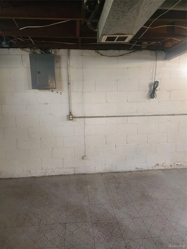 20022 Greenlawn Street Detroit City MI 48221