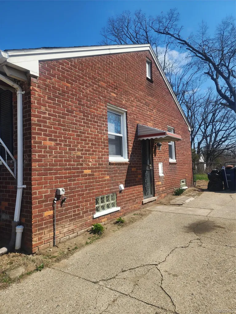 20022 Greenlawn Street Detroit City MI 48221