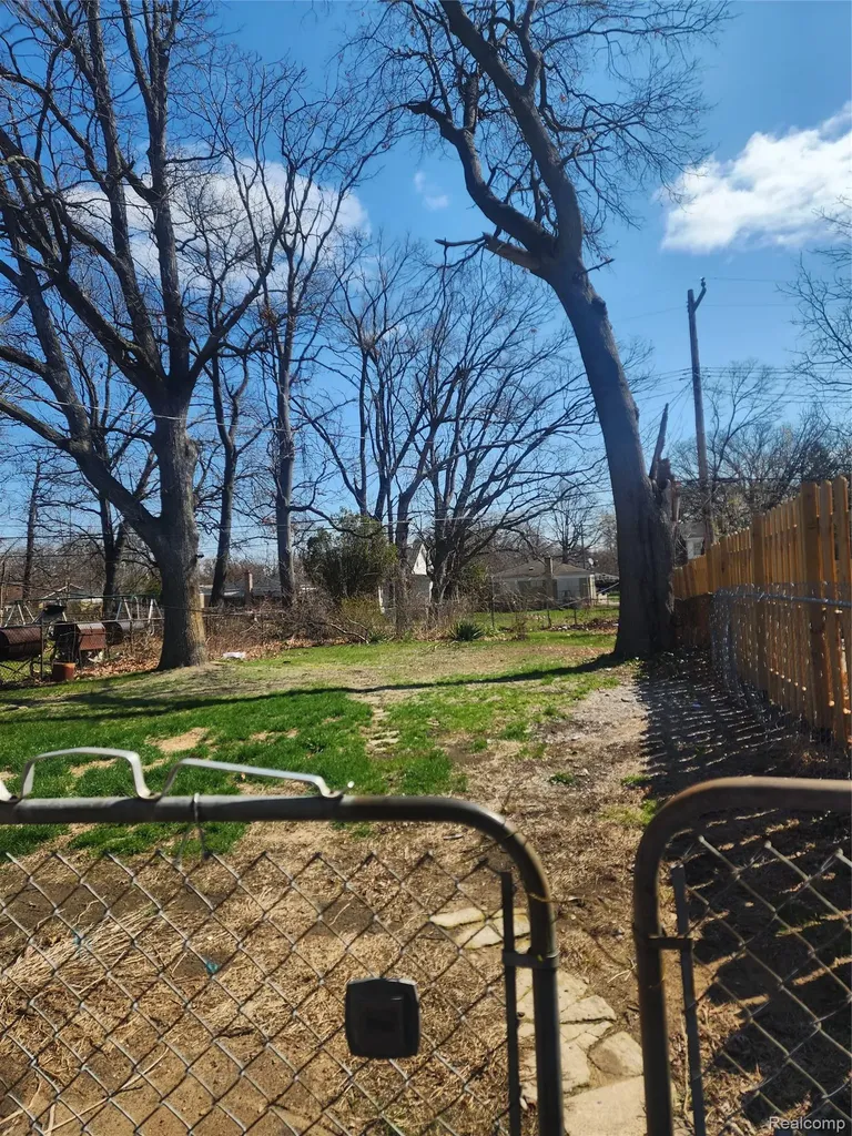 20022 Greenlawn Street Detroit City MI 48221