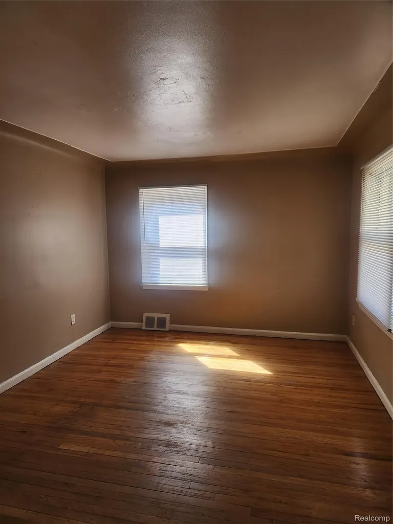 20022 Greenlawn Street Detroit City MI 48221