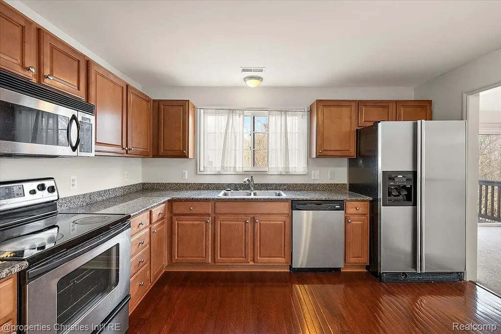 28360 Carlton Way Drive Novi City MI 48377