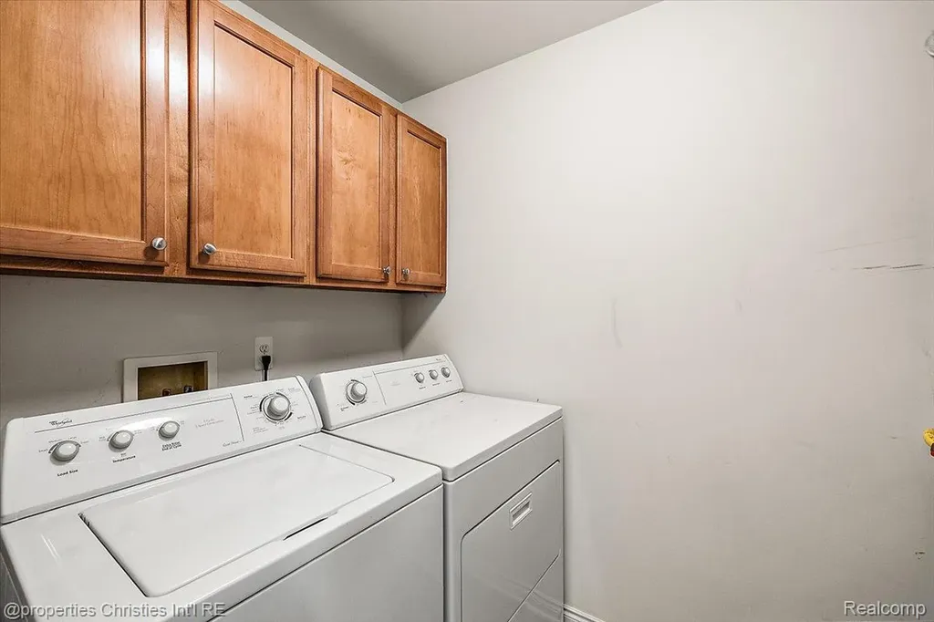28360 Carlton Way Drive Novi City MI 48377