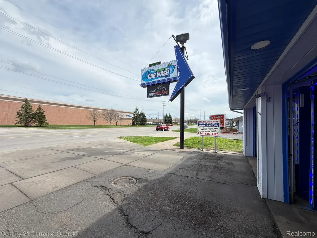 7345 N Middlebelt Road Westland City MI 48185