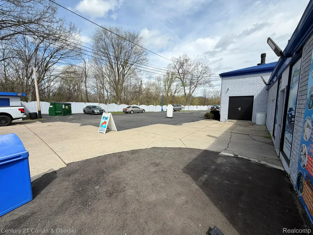 7345 N Middlebelt Road Westland City MI 48185
