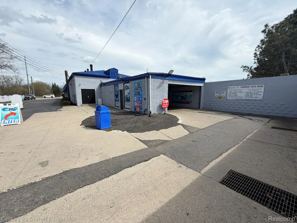 7345 N Middlebelt Road Westland City MI 48185