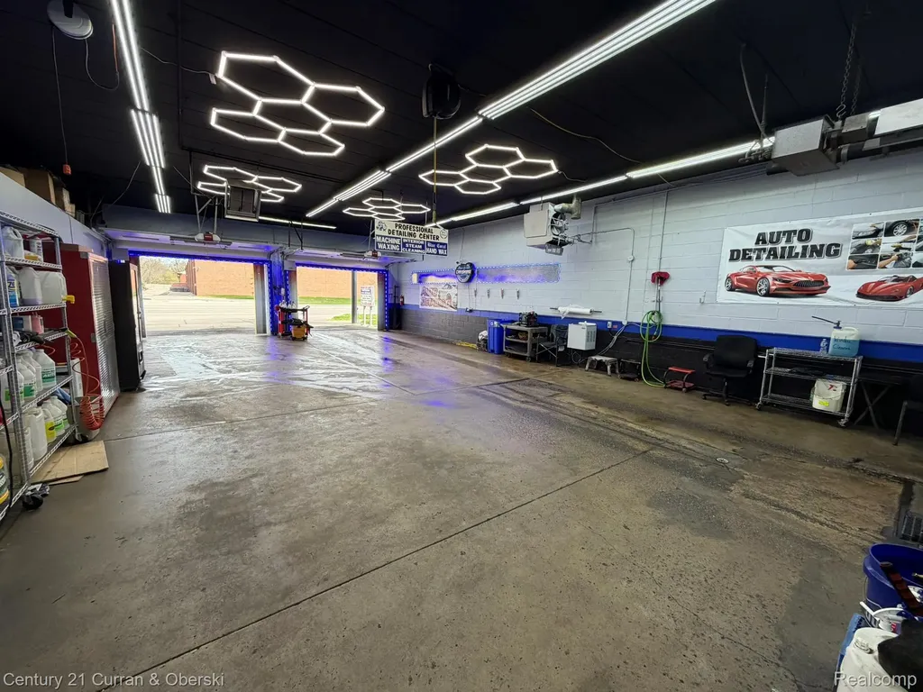 7345 N Middlebelt Road Westland City MI 48185