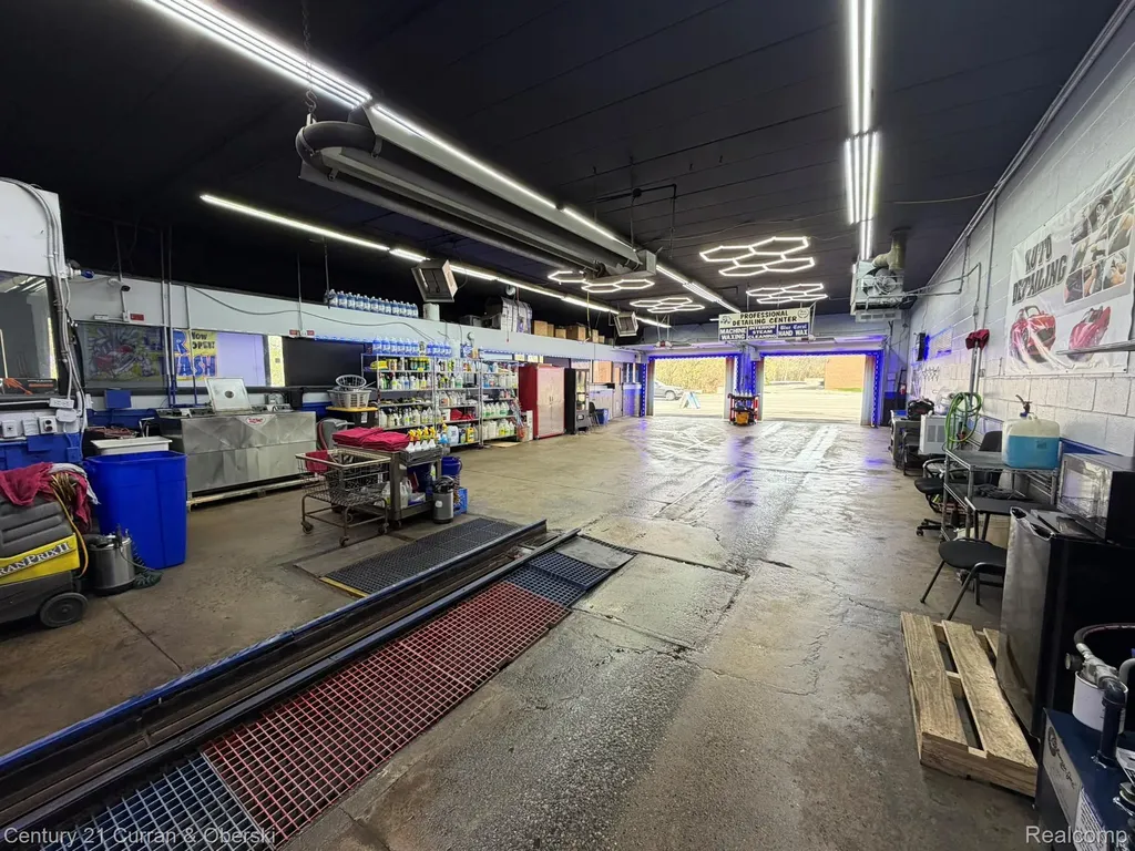 7345 N Middlebelt Road Westland City MI 48185