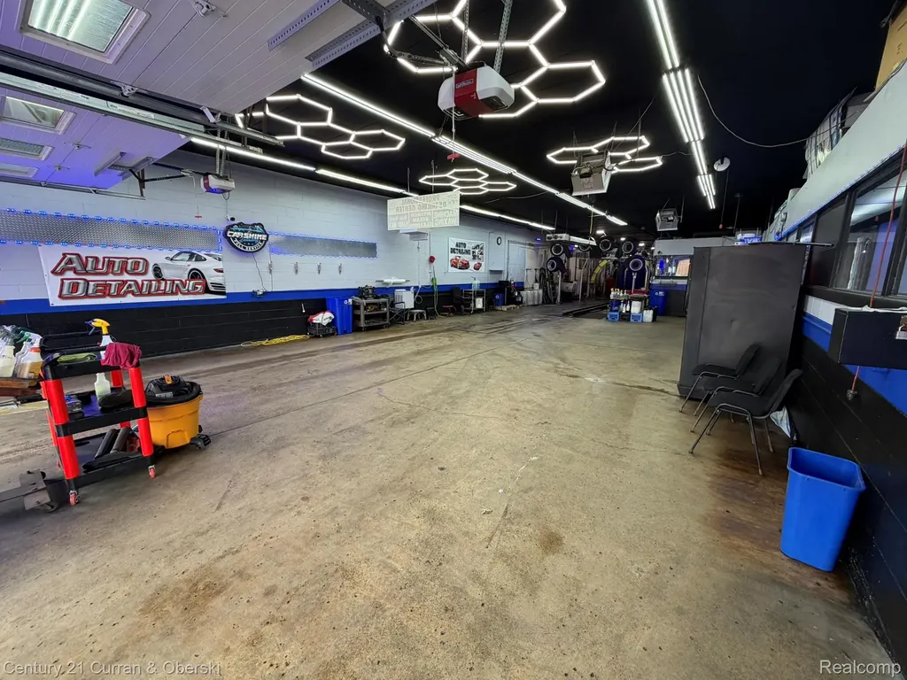 7345 N Middlebelt Road Westland City MI 48185