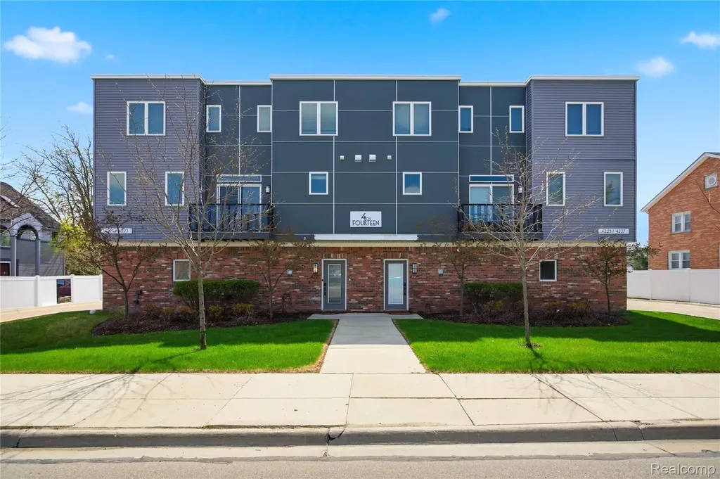 4221 W 14 Mile Road Royal Oak City MI 48073