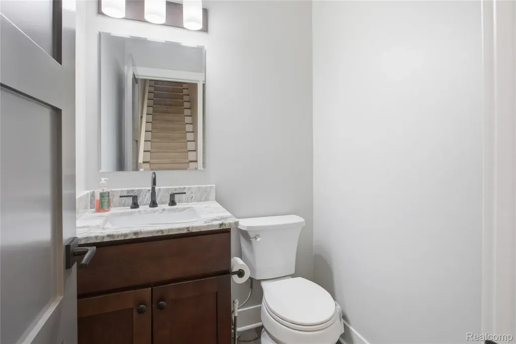 4221 W 14 Mile Road Royal Oak City MI 48073
