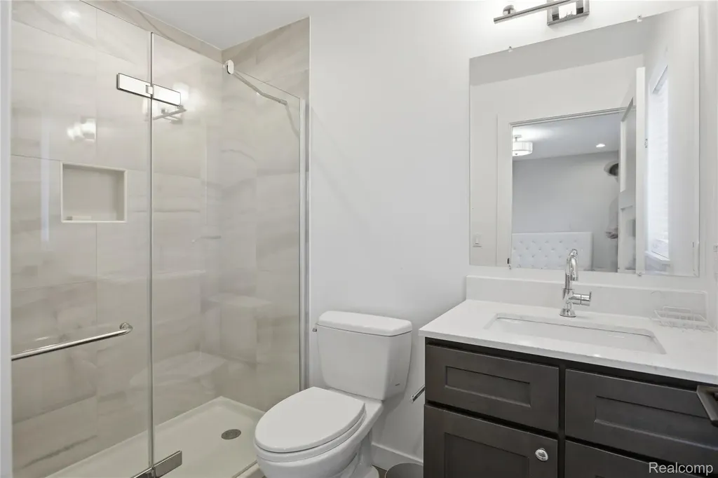 4221 W 14 Mile Road Royal Oak City MI 48073