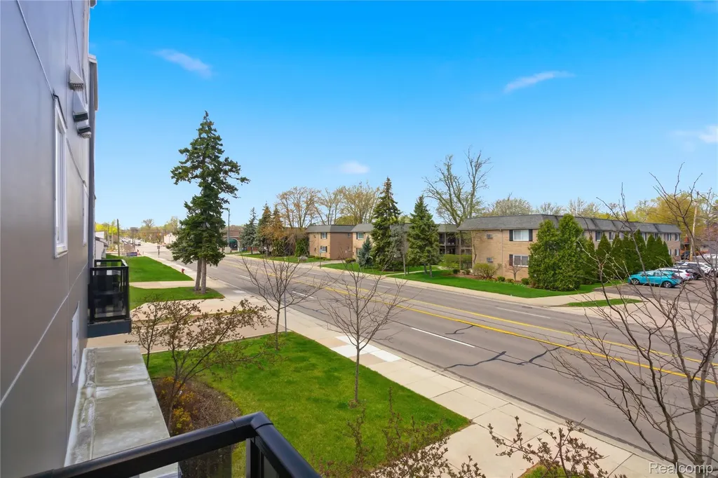 4221 W 14 Mile Road Royal Oak City MI 48073