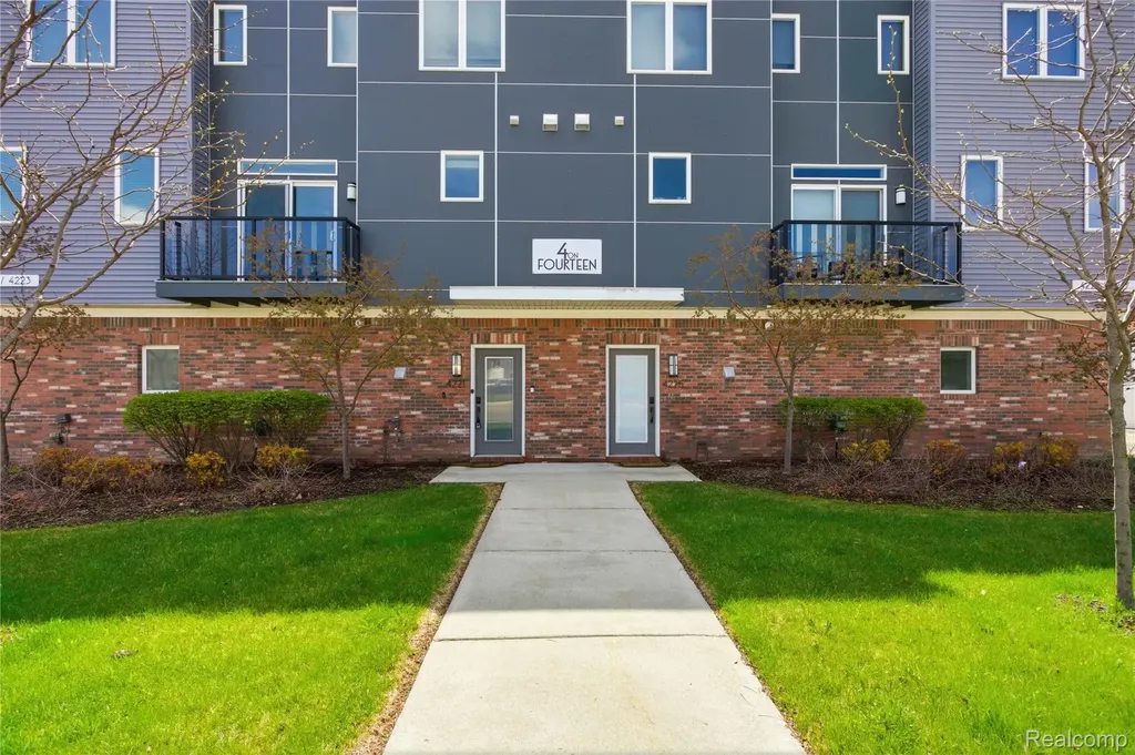 4221 W 14 Mile Road Royal Oak City MI 48073