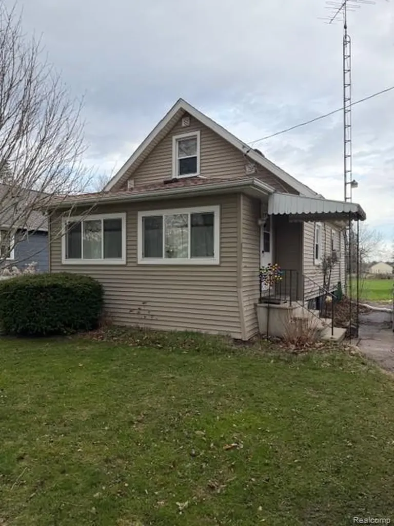 4169 Springfield Street Burton City MI 48509