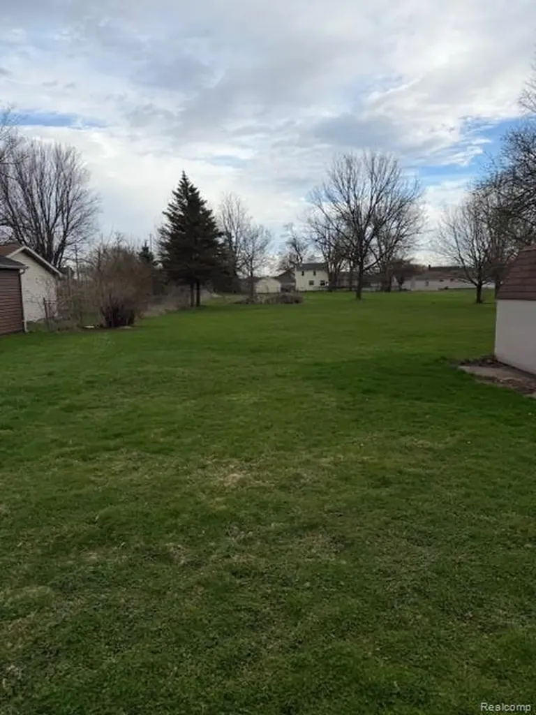 4169 Springfield Street Burton City MI 48509