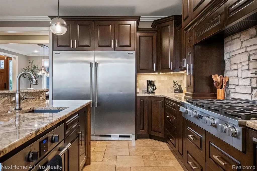 12385 Boulder Pass Drive Brighton Township MI 48380