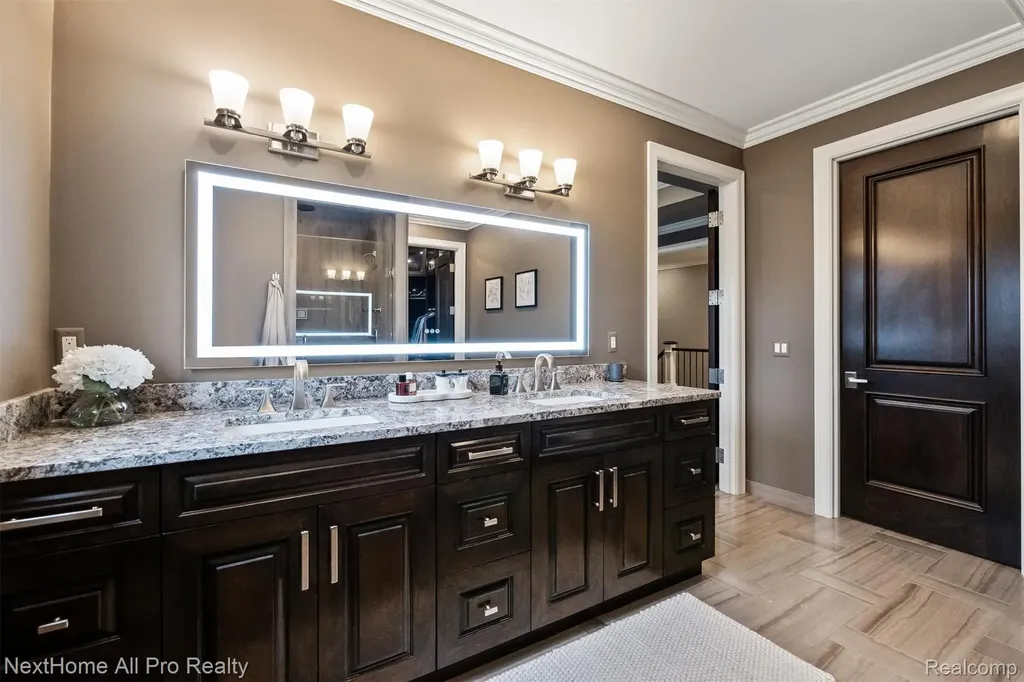 12385 Boulder Pass Drive Brighton Township MI 48380